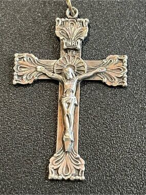 Ornate Sterling Silver Crucifix Pendant with INRI. Stunning detail. Chapel 6gr